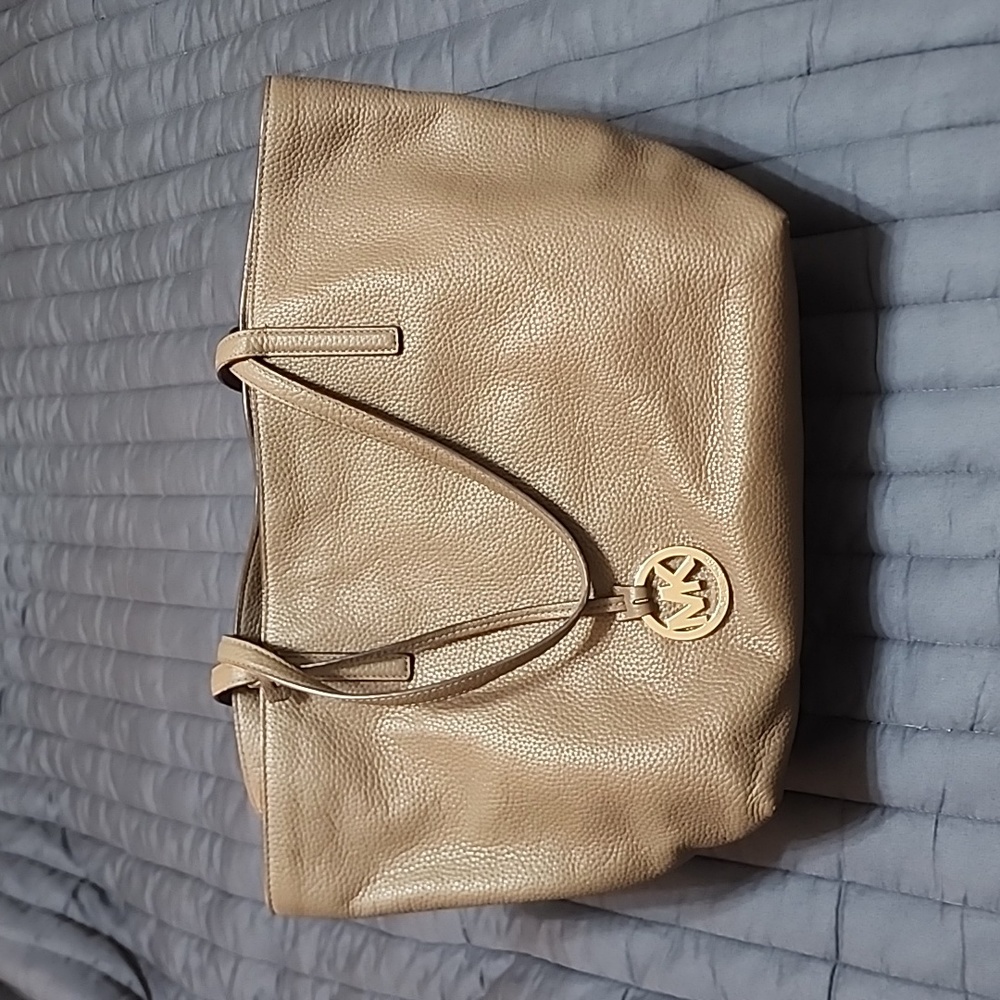 Michael kors large izzy tote in elephant